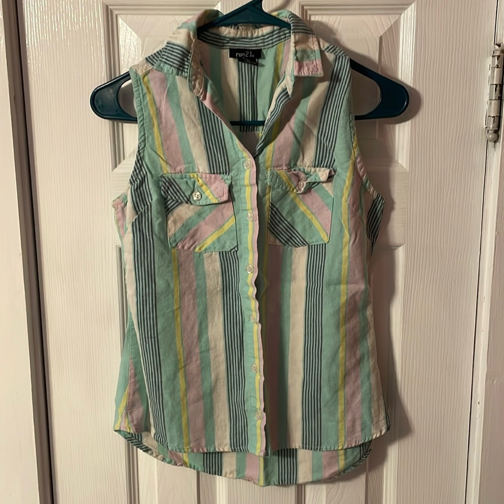Sleeveless Tank with Collar